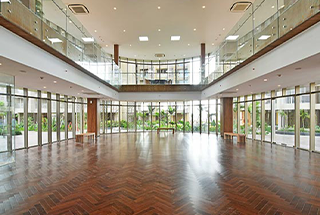 Business Lounge & Meeting Rooms